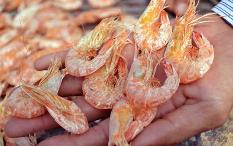 Tôm khô nguyên vỏ