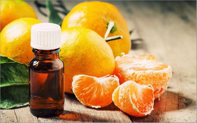 Sử dụng tinh dầu cam, quýt để khử mùi 