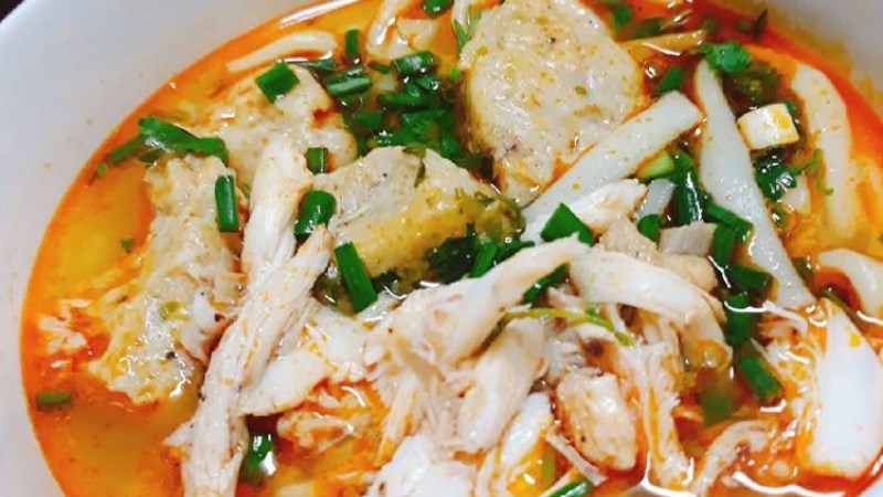 Bánh canh ghẹ chả