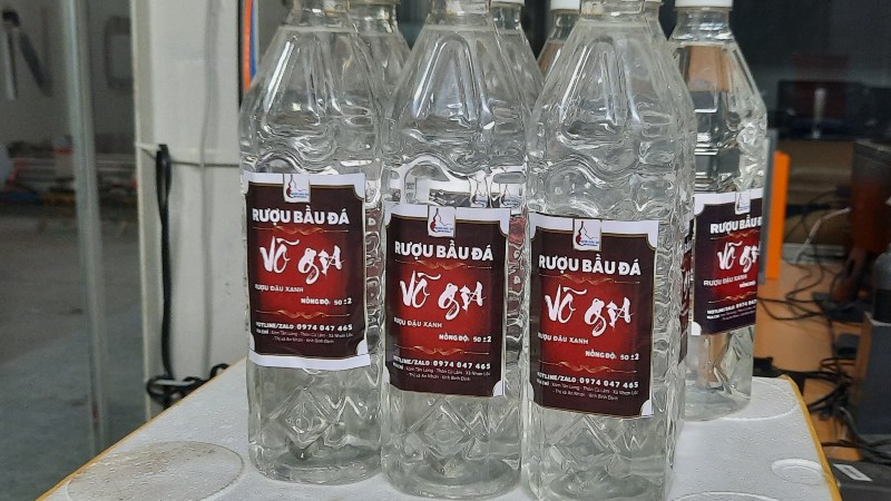 Rượu Bàu Đá (Bình Định)