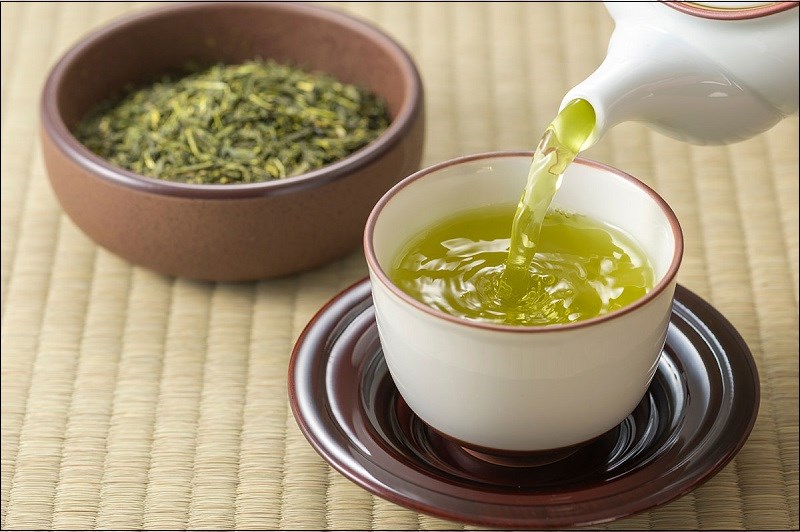 Trà xanh và trà đen (hồng trà)