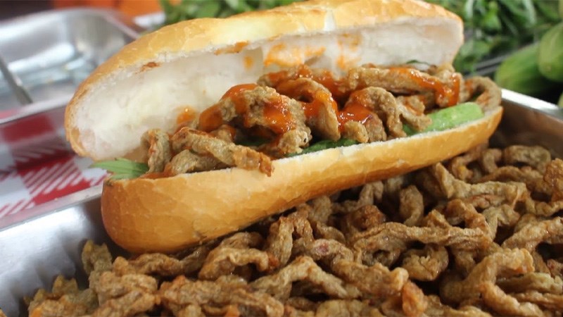 Bánh mì Chả cá Quy Nhơn ăn là nghiền