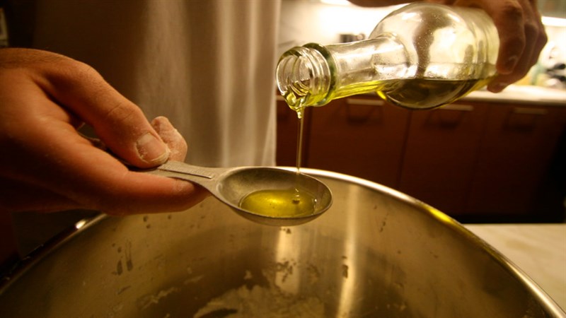 Thêm 1 ít dầu ăn vào cháo
