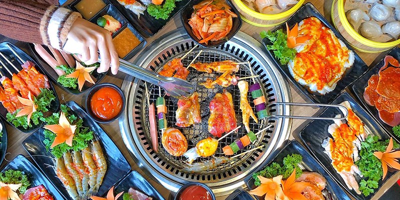 Đông Hoa Quán - Lẩu Nướng Xiên Que