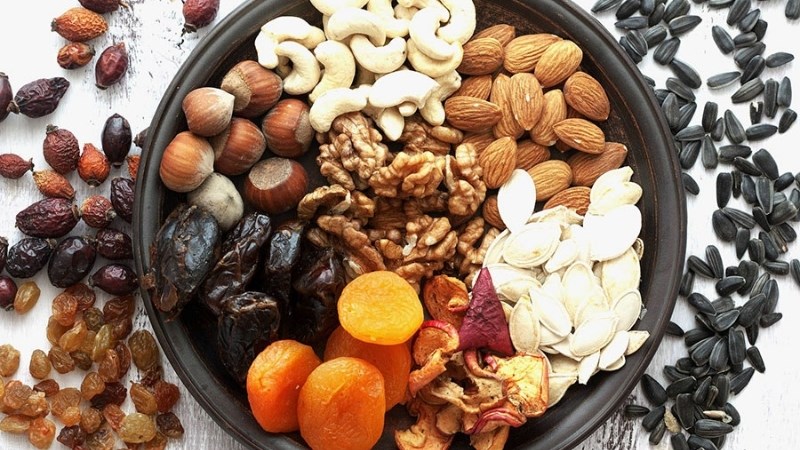Hạt và trái cây khô