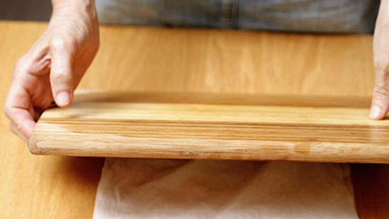 C&aacute;ch để thớt kh&ocirc;ng trơn, trượt khi sử dụng