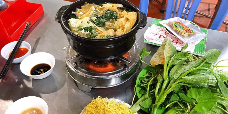 Quán Lẩu bò Phú Gia