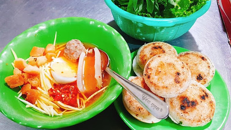 Bánh căn Phan Thiết hấp dẫn