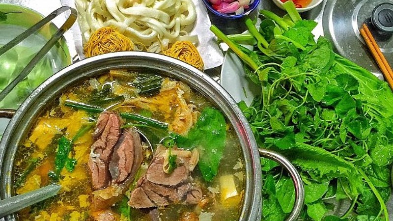 Lẩu bò Sáu Hải
