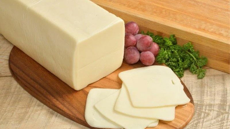 Mozzarella làm từ gì?