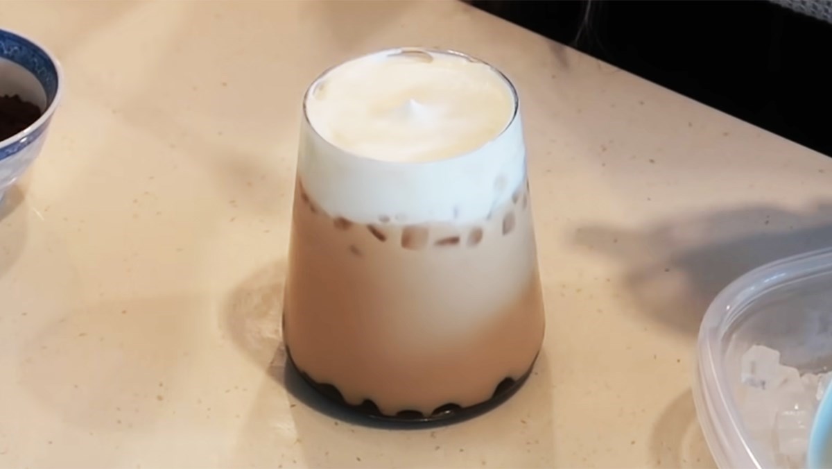 Làm thế nào để làm milkfoam từ bột phô mai cho cách làm trà sữa kem cheese? 

