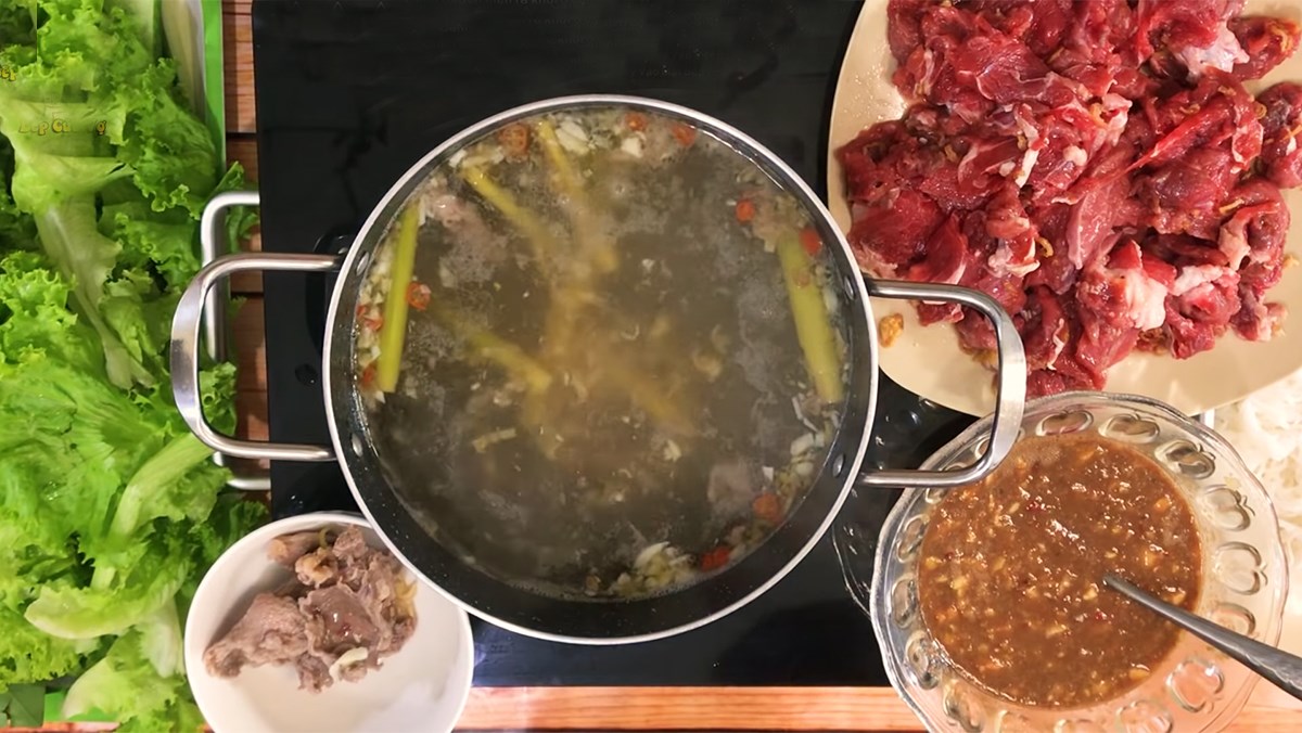 Lẩu bò nhúng dấm (giấm)