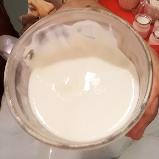 2 cách làm sữa chua từ sữa tươi thơm ngon cực kỳ đơn giản