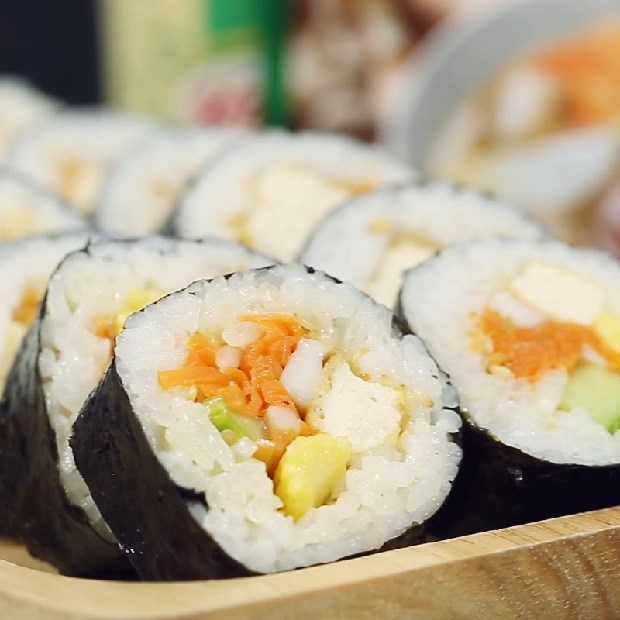 3 cách làm sushi chay thơm ngon đơn giản tại nhà ai cũng mê