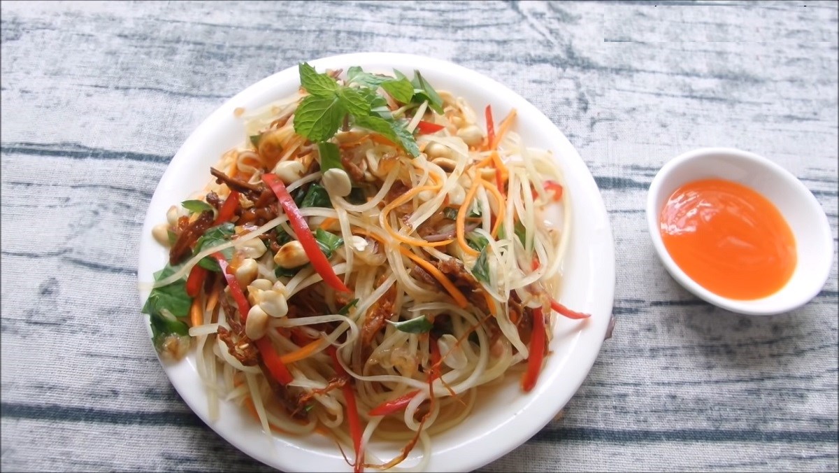 Nộm đu đủ bò khô