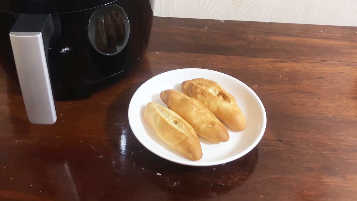 Bánh mì bằng nồi chiên không dầu