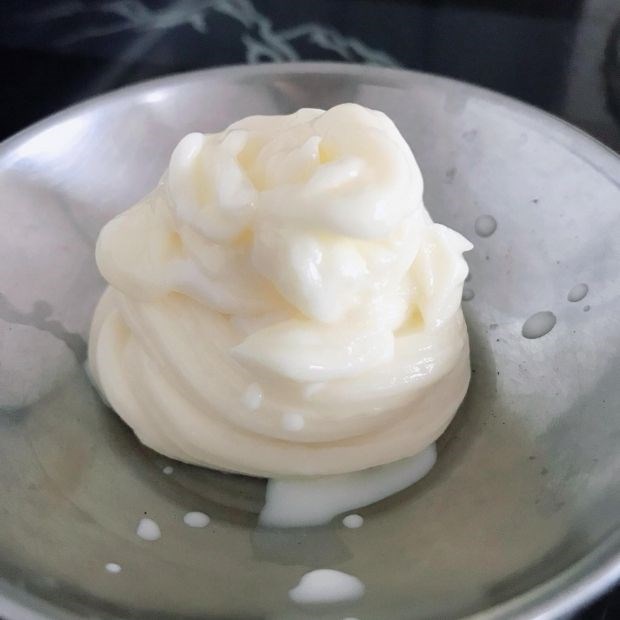 Cách đánh whipping cream bằng máy xay sinh tố đơn giản nhanh chóng tại nhà