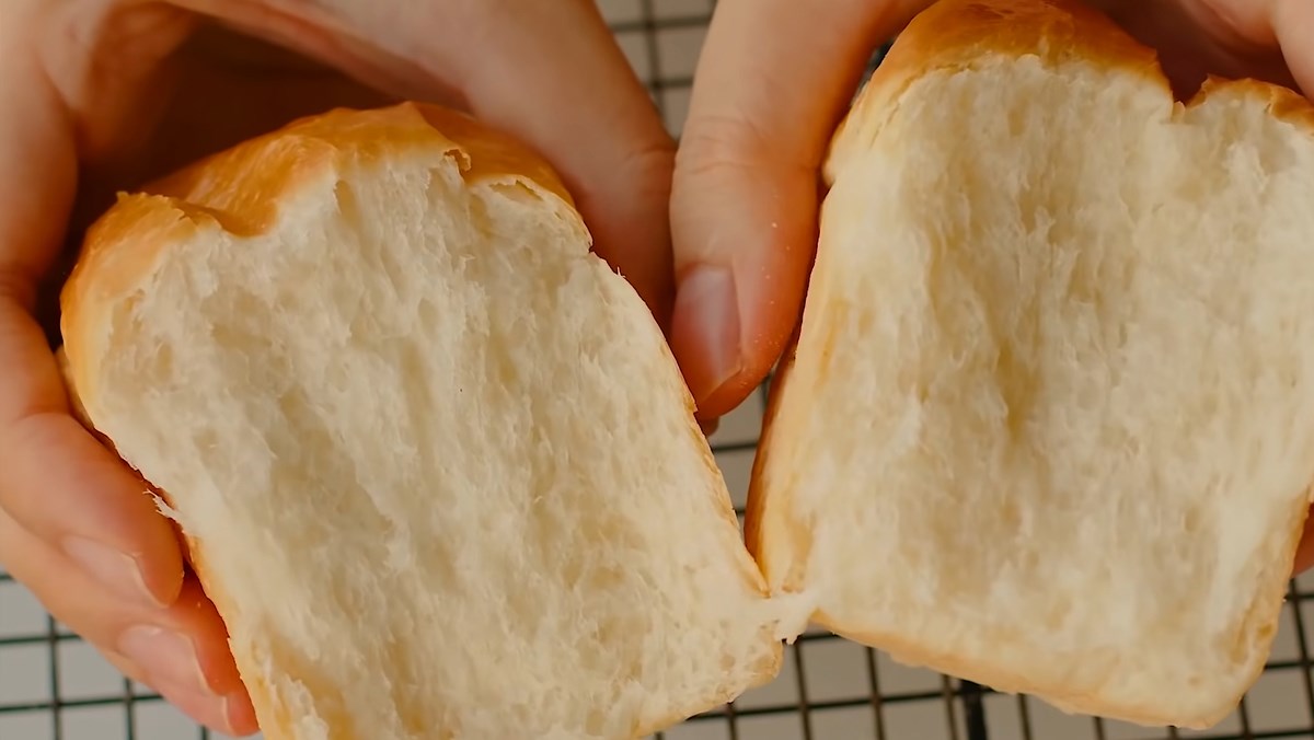 Bánh mì ngọt bằng nồi chiên không dầu