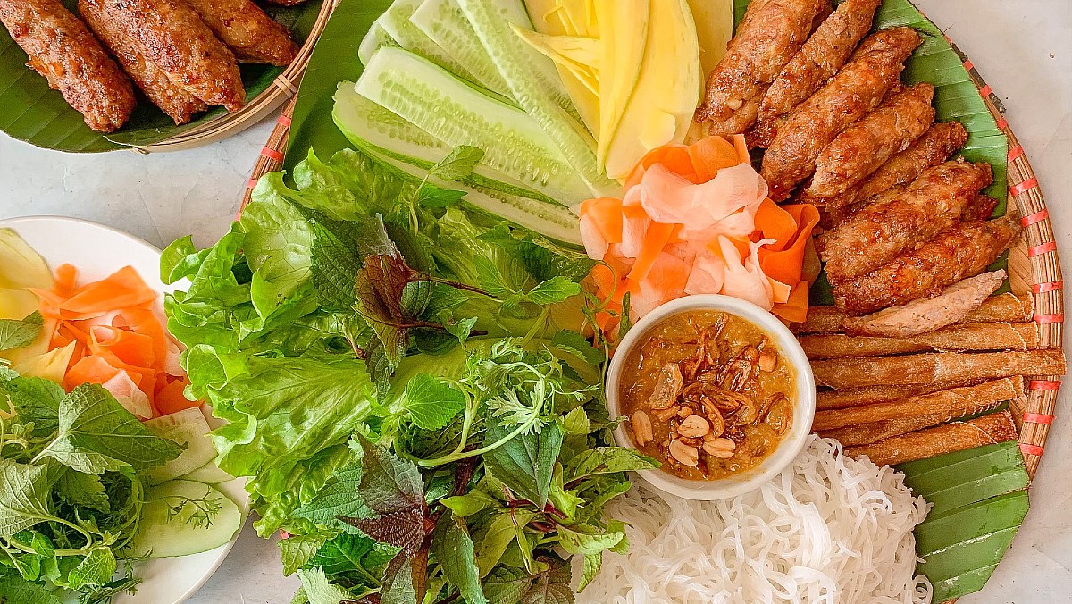 Nem nướng Nha Trang  top các quán ăn ngon và nổi tiếng nhất