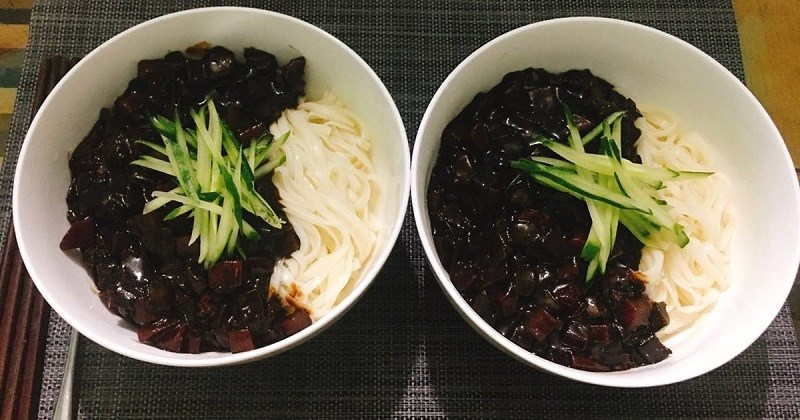 Mì tương đen