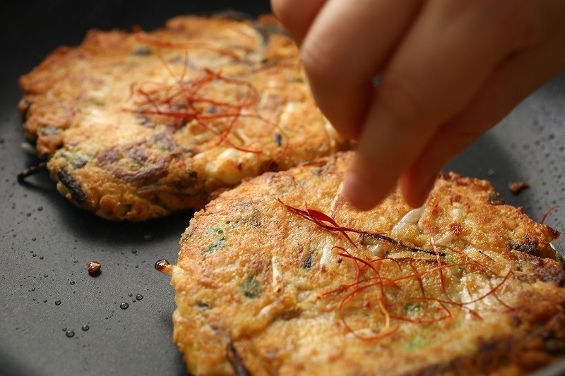 Bindaetteok - bánh kếp đậu xanh