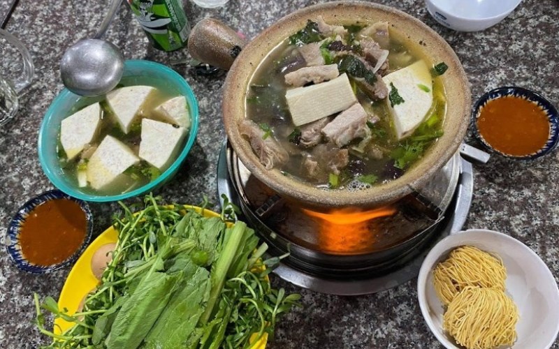 Lẩu bò Minh Châu