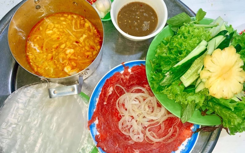 Lẩu Ngã Ba Cây Nhang