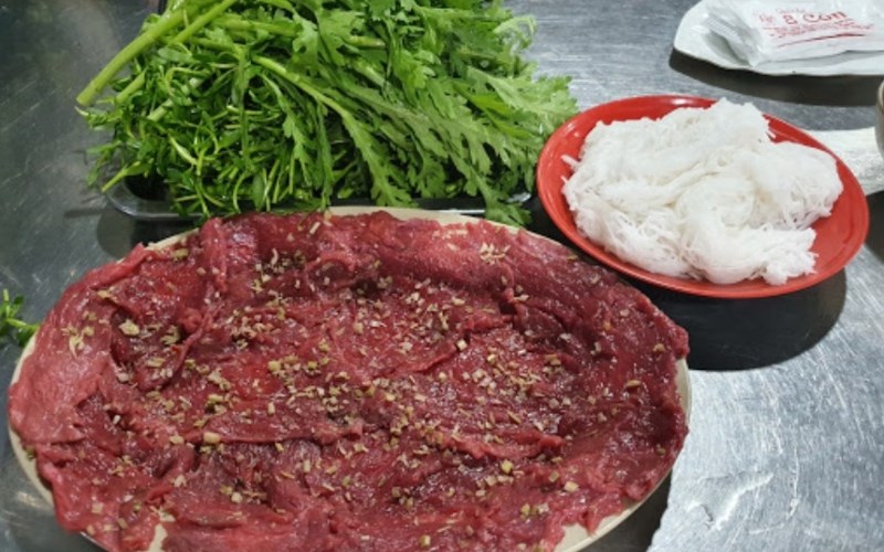 Lẩu Bò Mắm Ruốc – Tám Còn