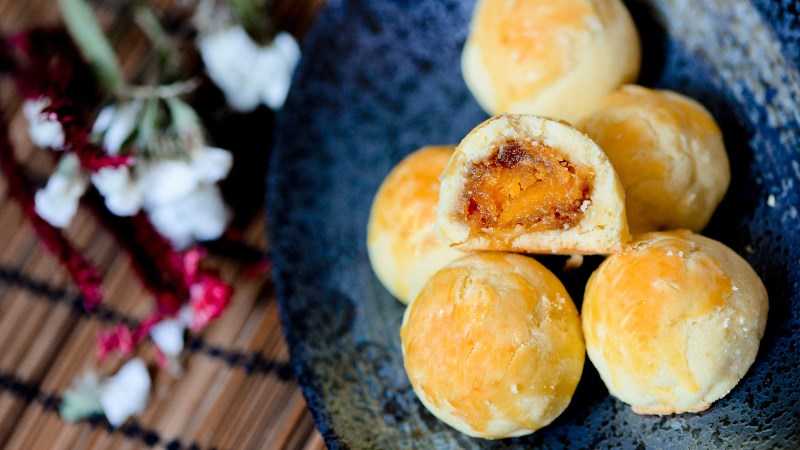 BÁNH DỨA LÒNG ĐỎ TRỨNG