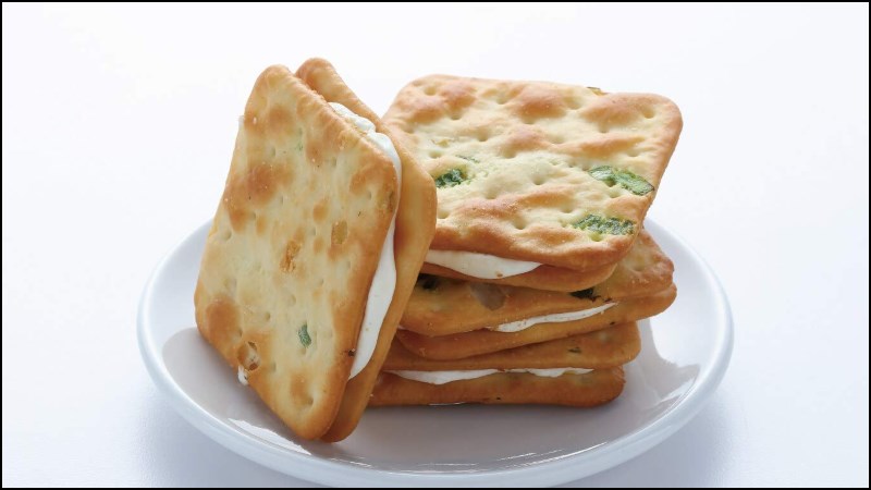 Bánh hành kẹp bơ sữa