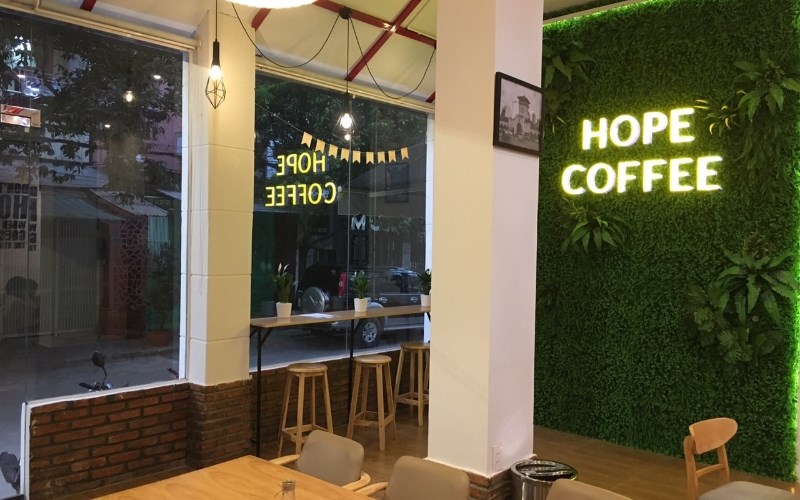Không gian quán Hope Coffee