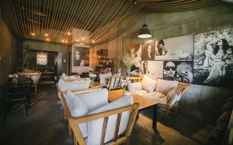 Không gian quán She Cafe