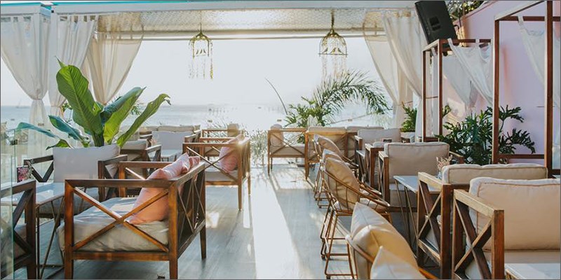 Gazebo Beach Front Lounge & Cafe