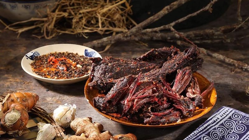 Thịt trâu gác bếp