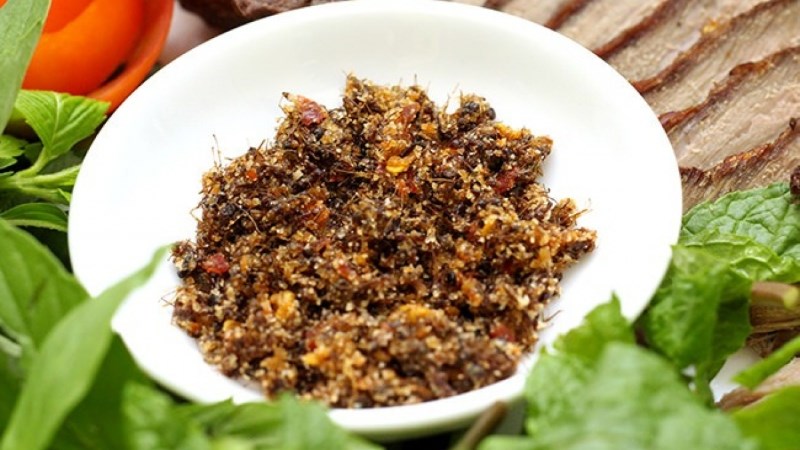 Muối kiến vàng