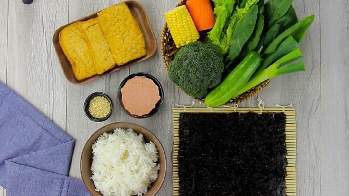Nguyên liệu làm sushi chay cơm trộn rau củ