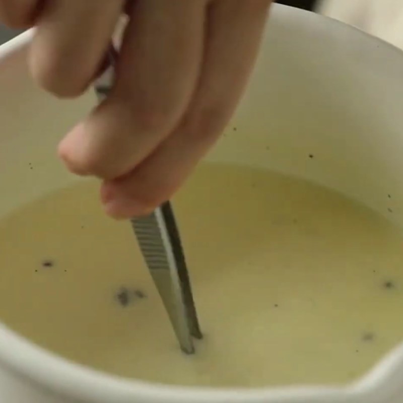 Bước 1 Đun hỗn hợp kem sữa tươi Affogato - cà phê kem tươi