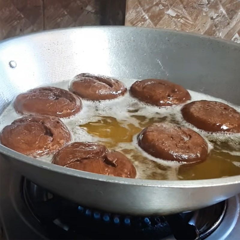 Bước 6 Chiên bánh Bánh donut socola chiên