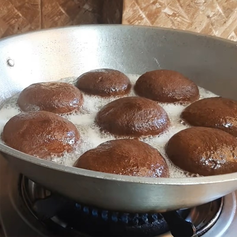 Bước 6 Chiên bánh Bánh donut socola chiên