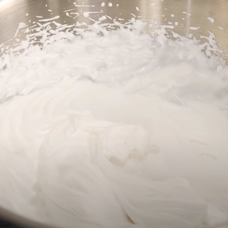 Bước 2 Đánh bông whipping cream Kem mãng cầu ta (quả na)