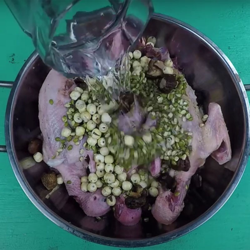 Bước 3 Hầm bồ câu Bồ câu hầm đậu xanh