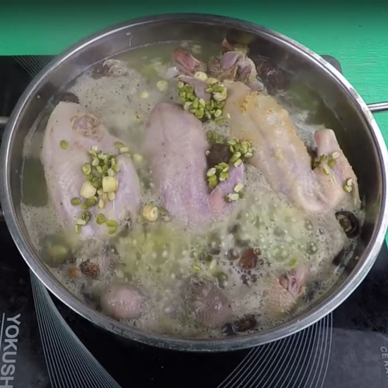 Bước 3 Hầm bồ câu Bồ câu hầm đậu xanh