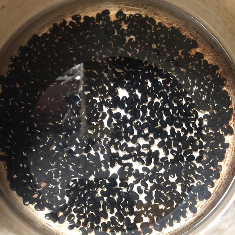 Bước 2 Hầm đậu đen Chè đỗ đen (đậu đen) với thạch hoa đậu biếc bằng nồi áp suất