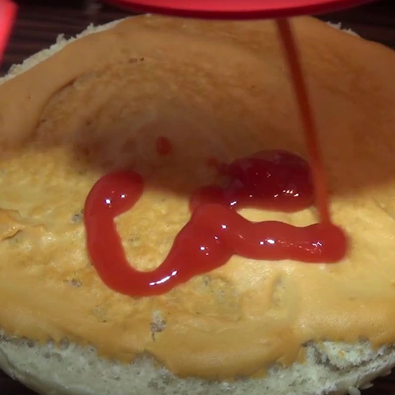 Bước 4 Nướng bánh và hoàn thành Hamburger xúc xích