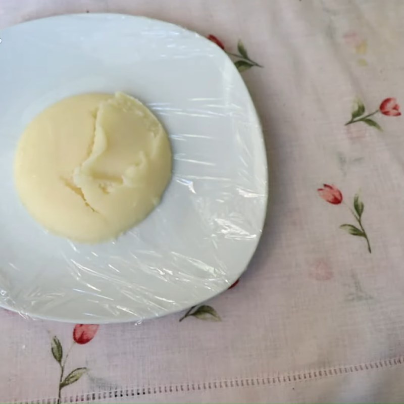 Bước 4 Hấp chín và nhồi vỏ bánh Bánh dẻo bằng bột nếp sống nhân kem trứng sữa dừa