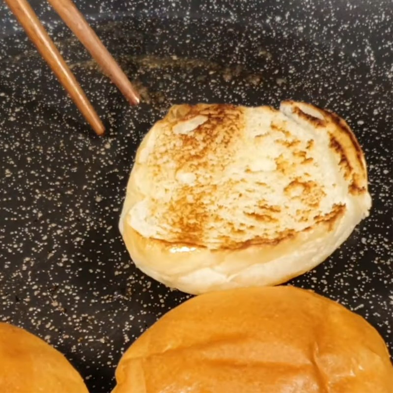 Bước 4 Hoàn thành Bánh hamburger tôm