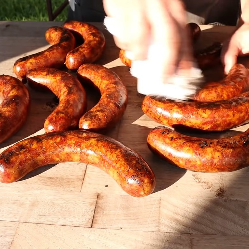Bước 4 Hun khói xúc xích Xúc xích bò