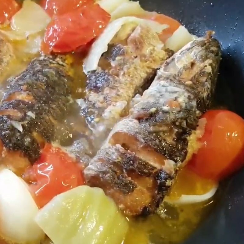 Bước 4 Làm cá lóc om dưa Cá lóc om dưa