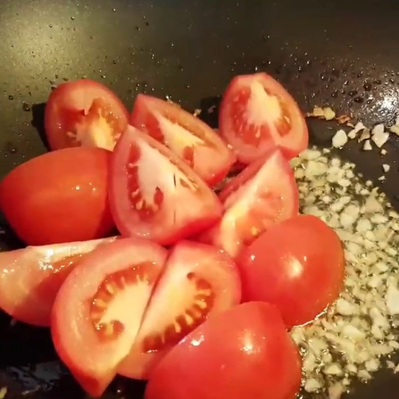 Bước 4 Làm cá lóc om dưa Cá lóc om dưa