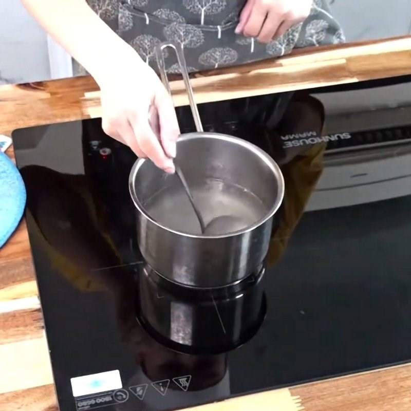 Bước 1 Nấu bột rau câu Trà sữa thạch bạc hà